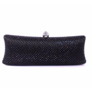 Clutch negro rígido de Victoria Delef con bandolera de cadena plata