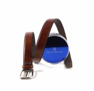 Cinturón Miguel Bellido en piel color cuero con hebilla plata