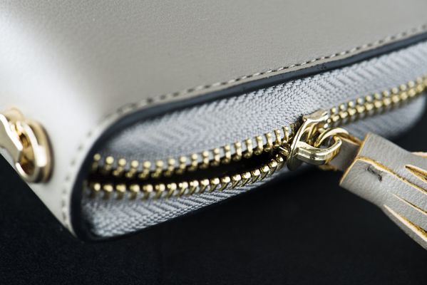 Lee más sobre el artículo Carteras y billeteras de piel para mujer