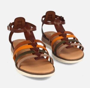 Sandalias con cuña baja en piel estilo cangrejera MARILA SHOES Anabella multinuez