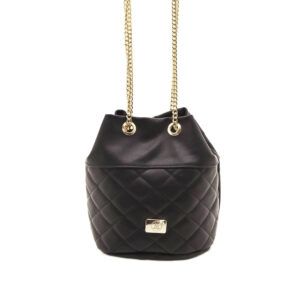 Bolso de piel negro tipo saco con bandolera de cadena