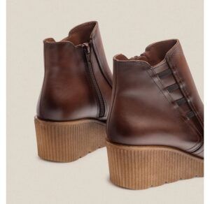 Botín de cuña YOKONO modelo MADONA-006 trufa/marrón