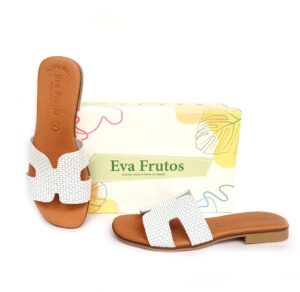 Sandalias planas pala Eva Frutos piel blanco