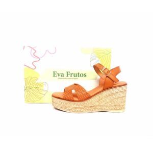 Sandalias de cuña alta Eva Frutos color cuero