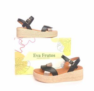 Sandalias piel con plataforma Eva Frutos de tiras negro y plata