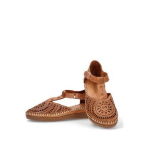 Sandalias troqueladas 48 HORAS con cuña baja cuero