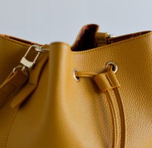 Bandolera bombonera Agatha Ruiz de la Prada mostaza