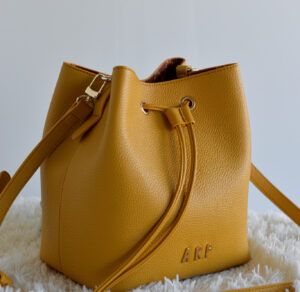 Bandolera bombonera Agatha Ruiz de la Prada mostaza