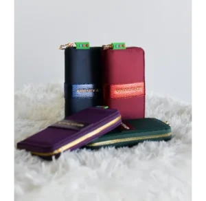 Cartera Agatha Ruiz de la Prada nylon metalizada de cremallera